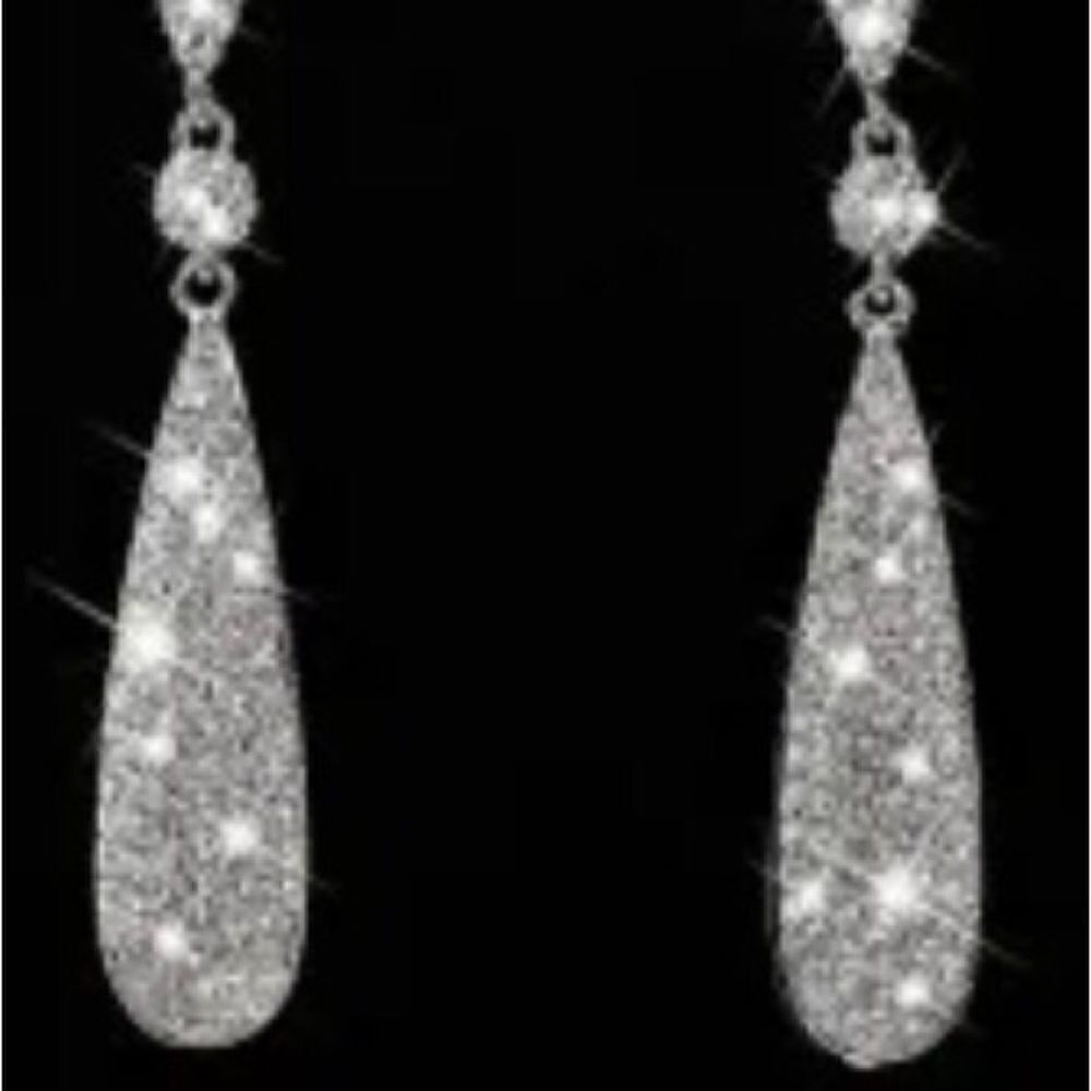 Stuning Silver Sparkling Crystal Drop Dangle Earr… - image 2